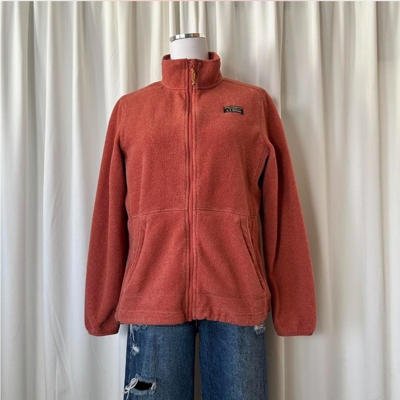 L.L. Bean Jackets & Blazers - L.L. Bean Women's Mountain Classic Fleece Jacket  size Medium.